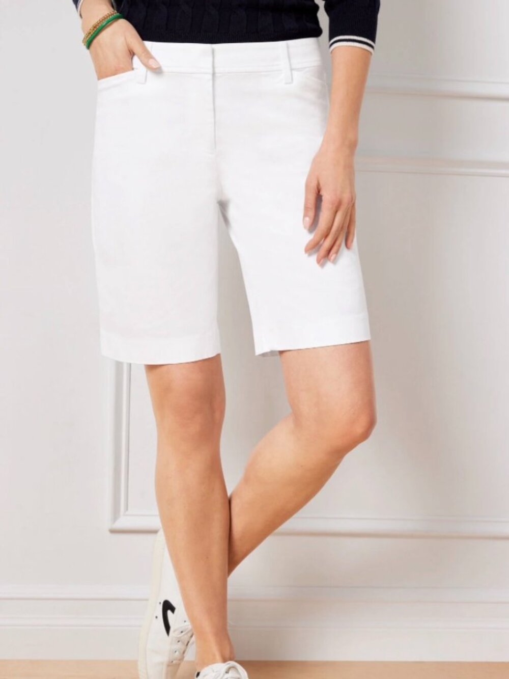 Talbots Perfect Shorts Bermuda Length in White Size 8 Preppy Summer Coastal